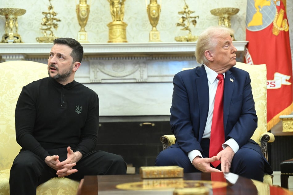 US President Donald Trump (r.) and Ukraine's President Volodymyr Zelensky (l.) meet in the Oval Office of the White House in Washington, DC, on Friday.