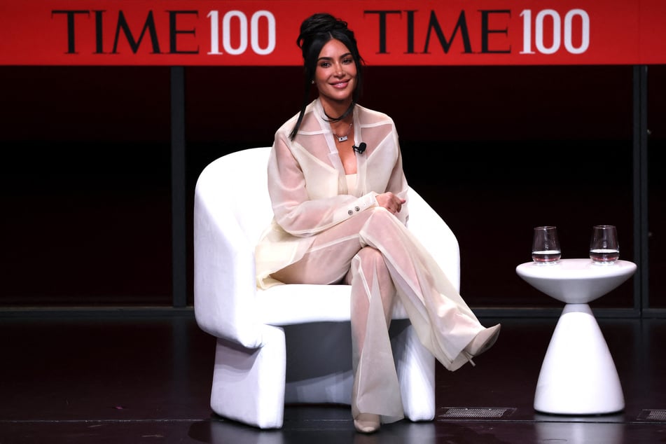 Kim Kardashian has dropped the ultimate beauty hack with her new Seamless Sculpt Face Wrap from her SKIMS line.