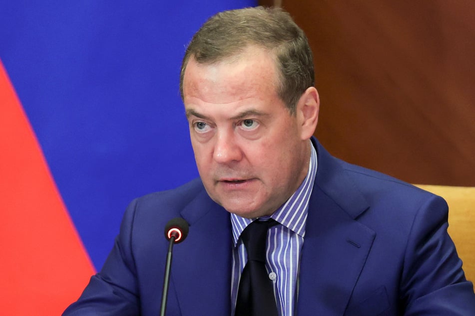 Russlands Ex-Präsident Dmitri Medwedew (60) stellt regelmäßig extrem krude Thesen auf.