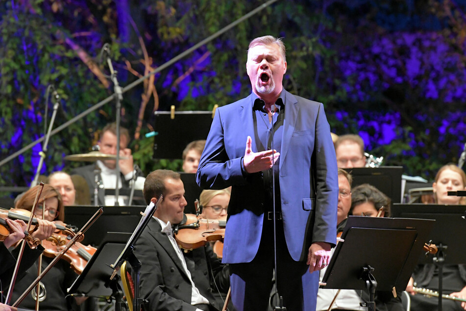 René Pape (56) bei einem Konzert auf der Seebühne im Dresdner Ostrapark im vergangenen August.