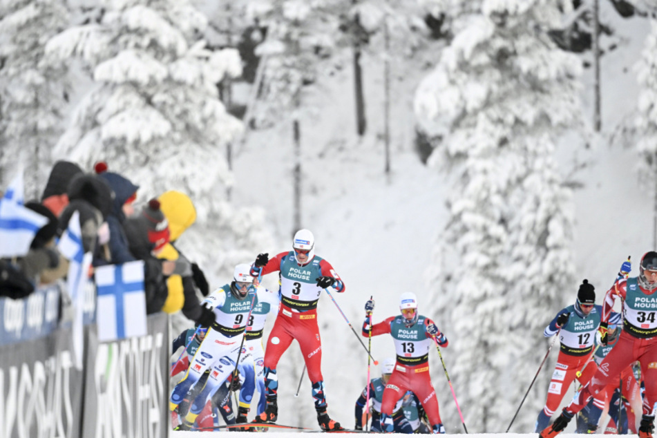 Winterliches Wunderland oder Eishölle? Die Athleten im Skisportzentrum Ruka im finnischen Kuusamo mussten am Sonntag unter widrigsten Bedingungen antreten.