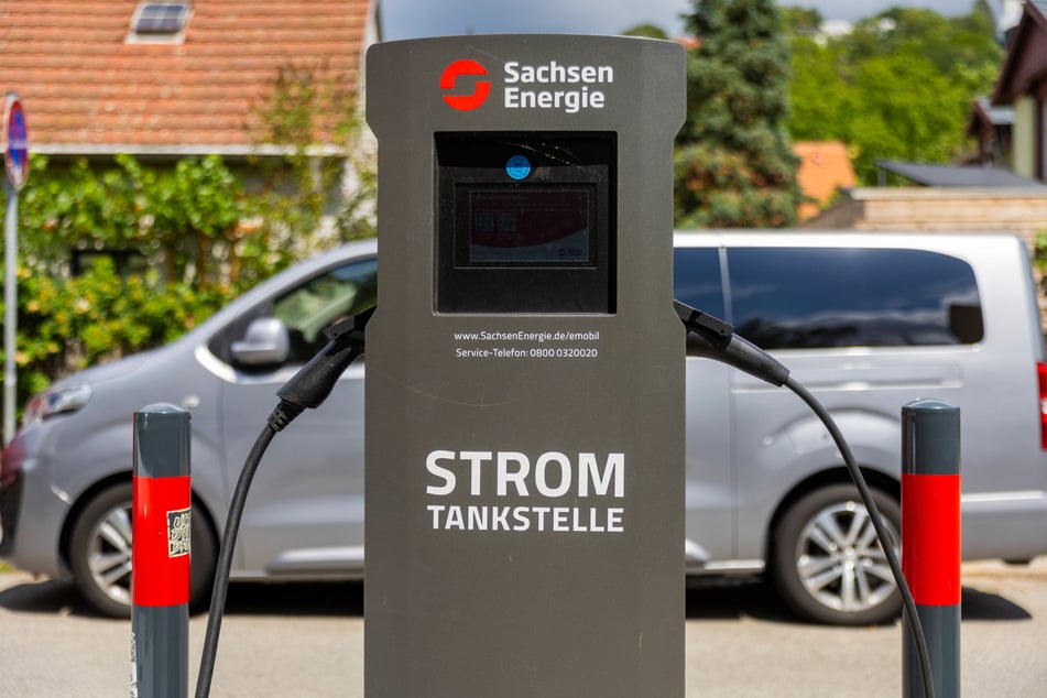 Die Ladesäule in der Fidelio-F.-Finke-Straße in Dresden: In Sachsen gibt es aktuell knapp 6000 Ladepunkte für E-Autos.