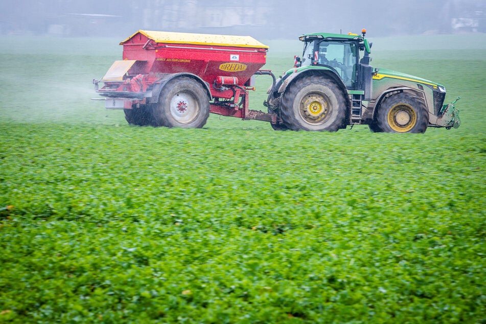 Ohne Dünger wäre der Ernteertrag erheblich niedriger. (Symbolfoto)