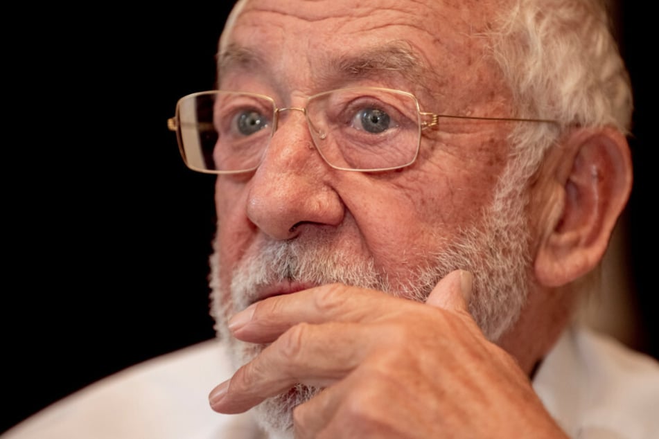 Bekannt geworden ist Dieter Hallervorden (85) zwar als Komödiant, doch in Filmen wie "Sein letztes Rennen" oder "Honig im Kopf" hat er auch seine Fähigkeiten als Charakterdarsteller unter Beweis gestellt.