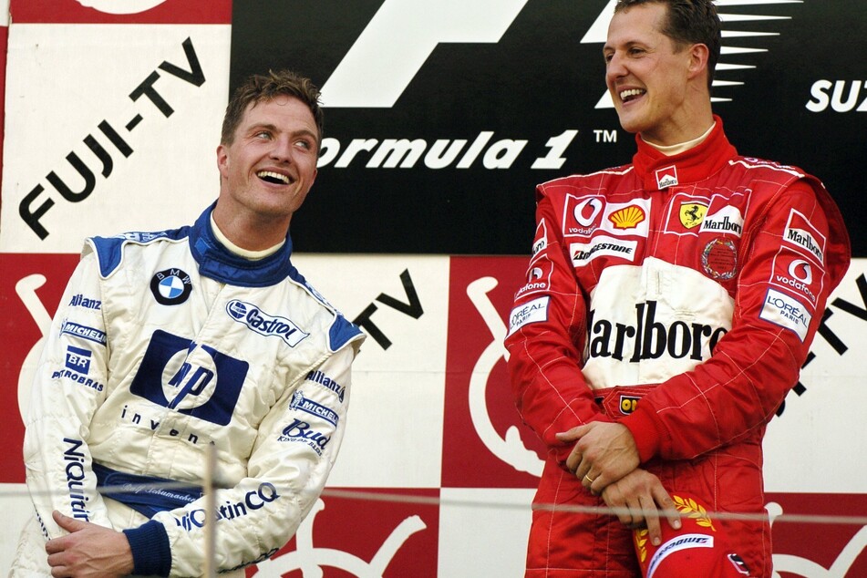 Beim Saisonabschluss 2004 in Suzuka schafften es sogar beide Schumi-Brüder auf das Treppchen.