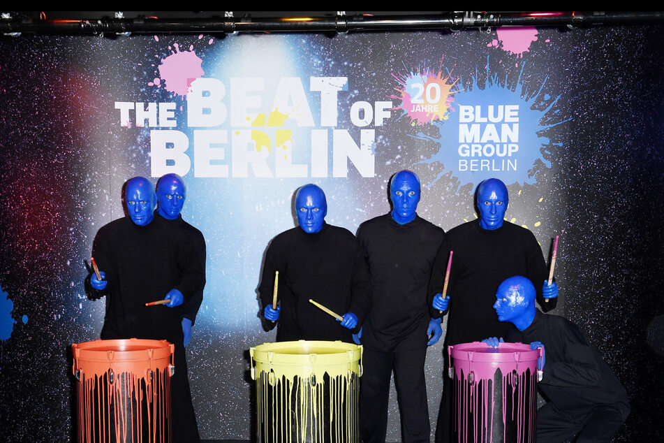 20 Jahre Blue Man Group in Berlin: Madame Tussauds freut sich über Zuwachs.