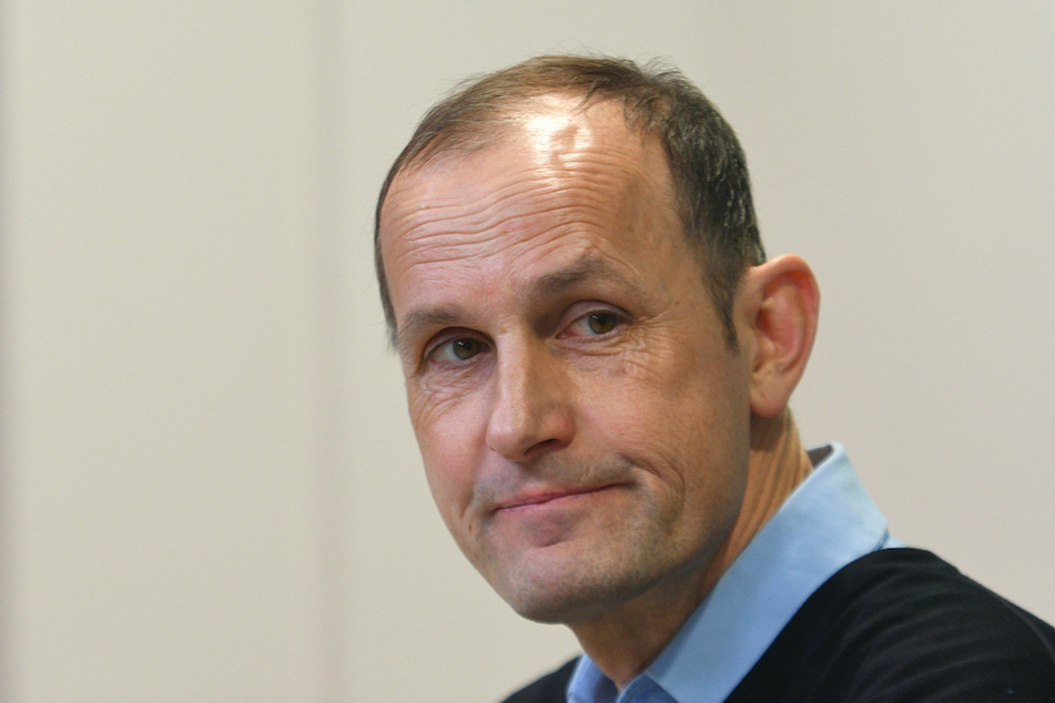 Heiko Herrlich (48), Augsburgs Trainer, bewertet seinen Verstoß gegen die Quarantäne-Maßnahmen im Nachhinein als "doppelt dumm".