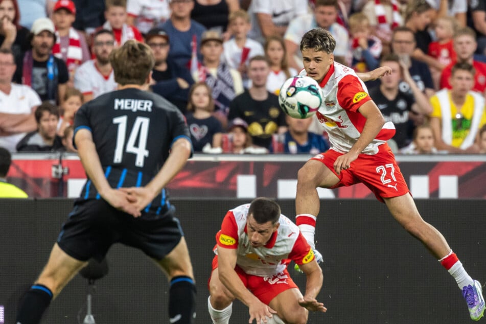 Kerim Alajbegovic (18, r.) steht bei zahlreichen Topklubs aus Europa oben auf dem Zettel.