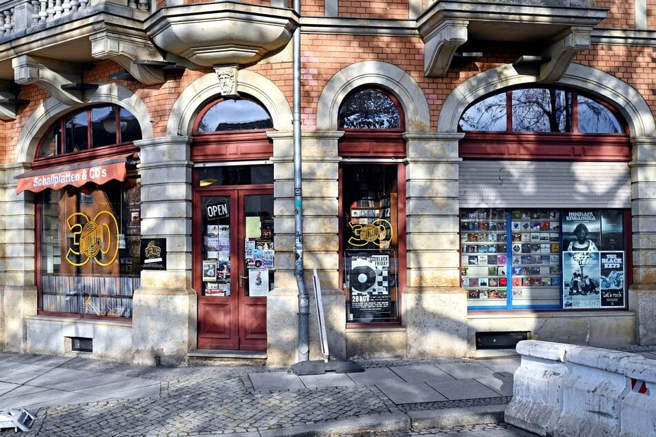 Der Plattenladen befindet sich an der Friedrich-Wieck-Straße in Loschwitz.
