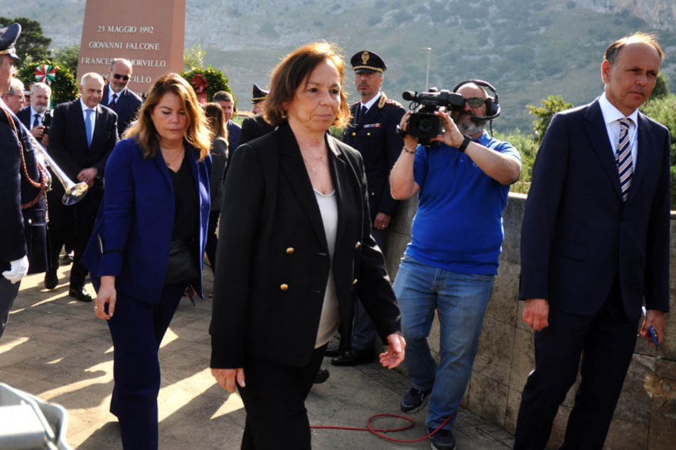 Italiens Innenministerin Luciana Lamorgese (68, Mitte) ist nun unter Zugzwang.