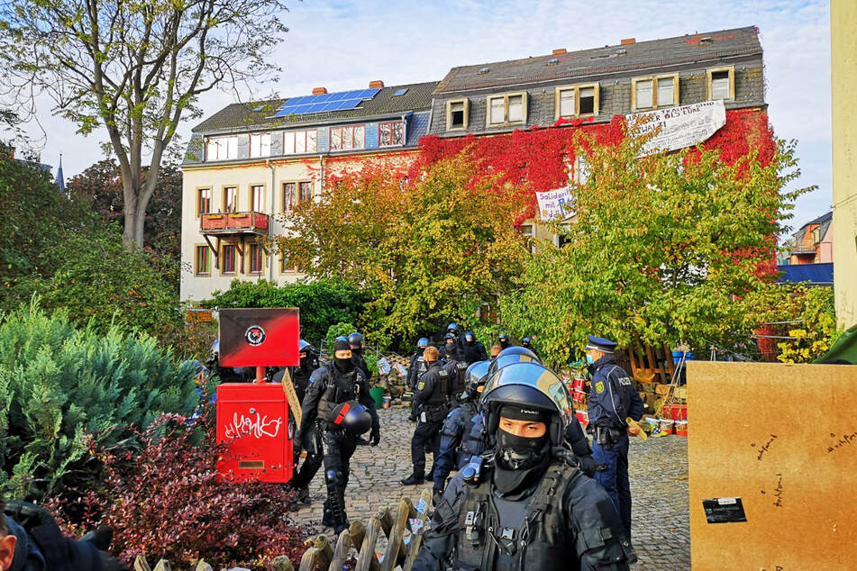 Die Polizei verließ das Haus zügig wieder ohne Besetzer. Was war los?
