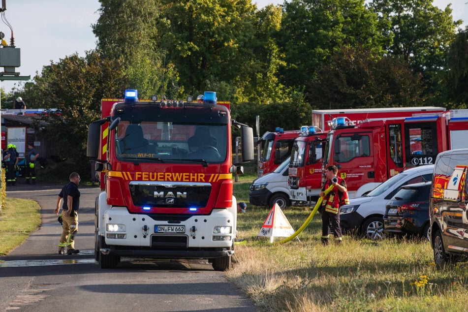 Die Feuerwehr war am Dienstag mit über 100 Kräften im Nationalpark Eifel im Einsatz.