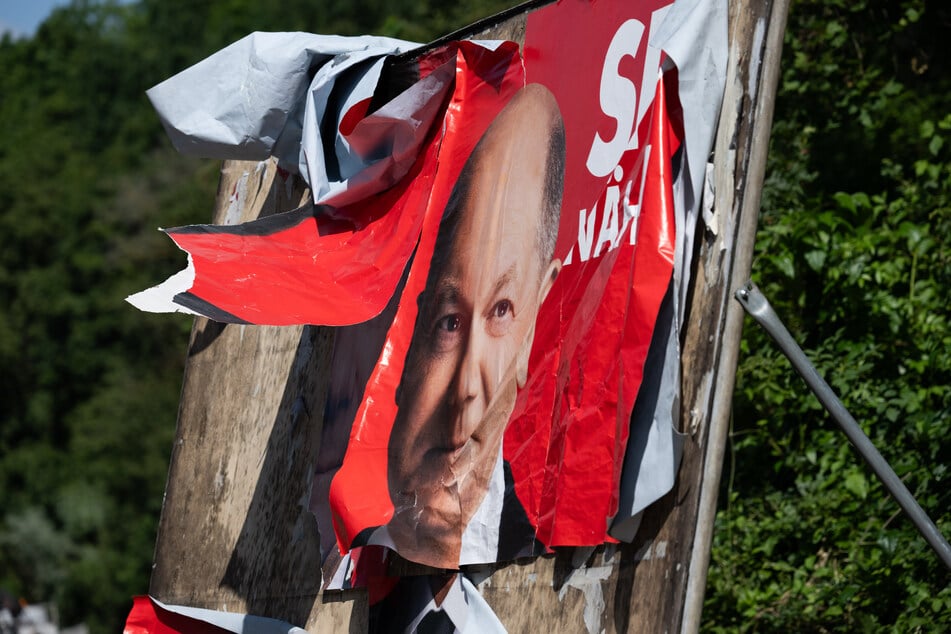 Immer wieder werden Wahlplakate der Parteien zerstört.