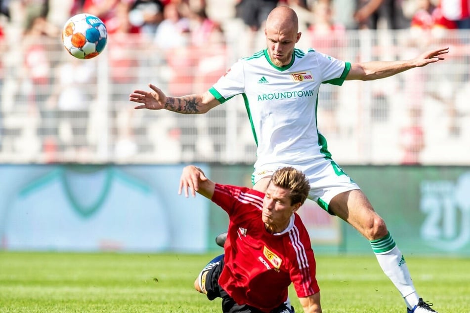 Rick van Drongelen (23, r.) wechselte erst im Sommer zu Union Berlin, spielt nun aber auf Leihbasis in Belgien.