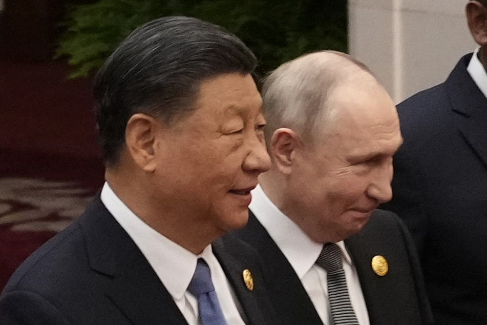 Der chinesische Präsident Xi Jinping (l) und der russische Präsident Wladimir Putin treffen sich am kommenden Donnerstag in Peking.