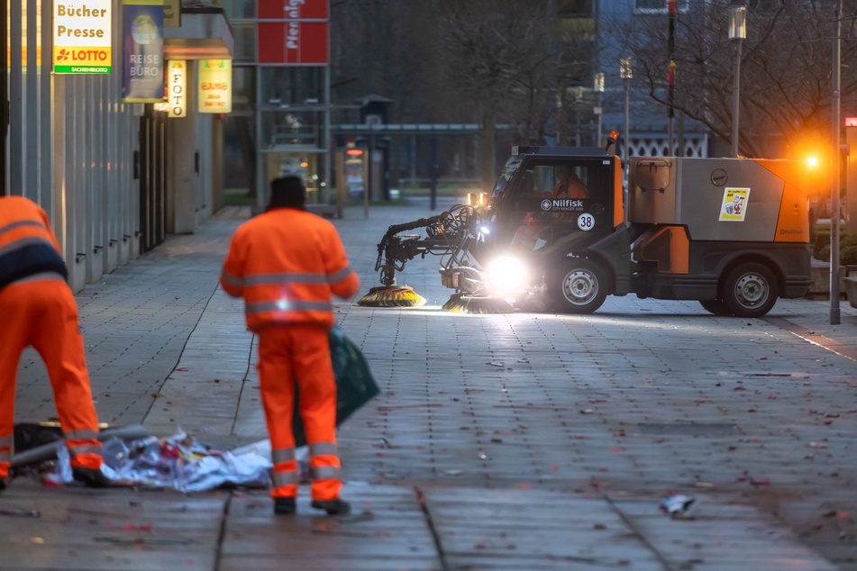 Die Straßenreinigung in Chemnitz soll künftig teurer werden (Archivbild).