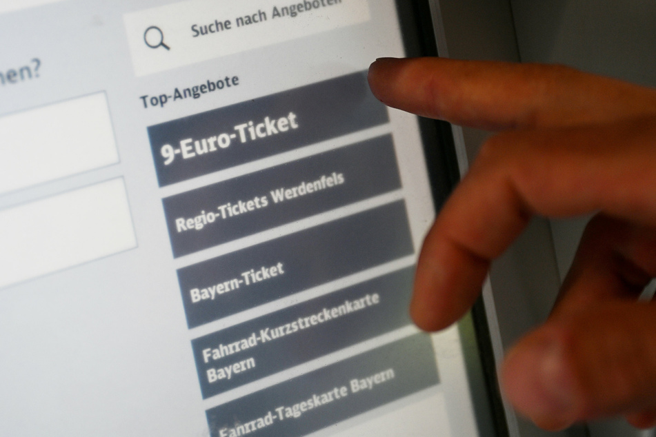 Das 9-Euro-Ticket wird in der Region seit Freitag verkauft.