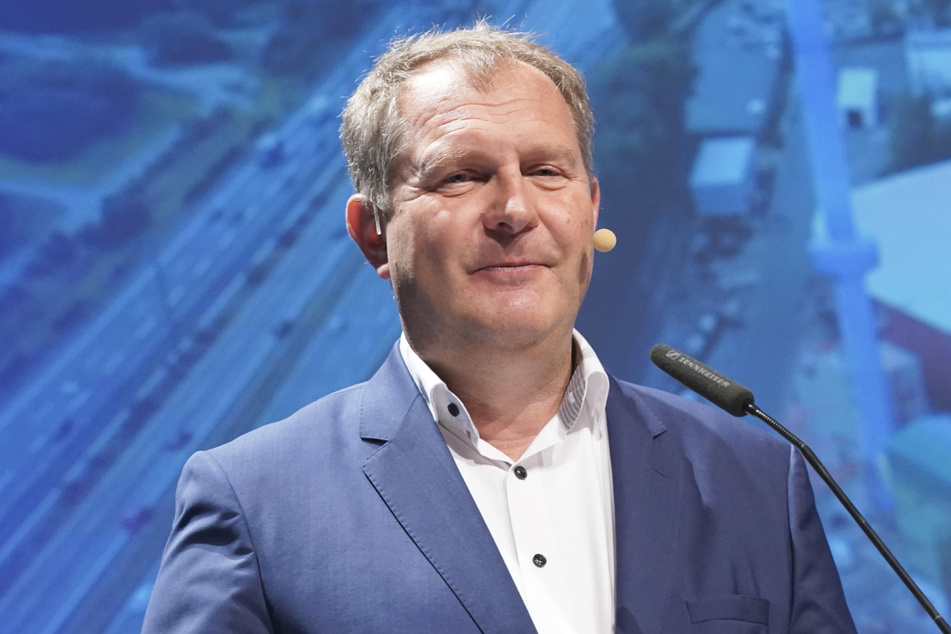 Umweltsenator Jens Kerstan (56, Grüne) will die Energieversorgung in Hamburg umweltfreundlicher aufstellen. (Archivbild)