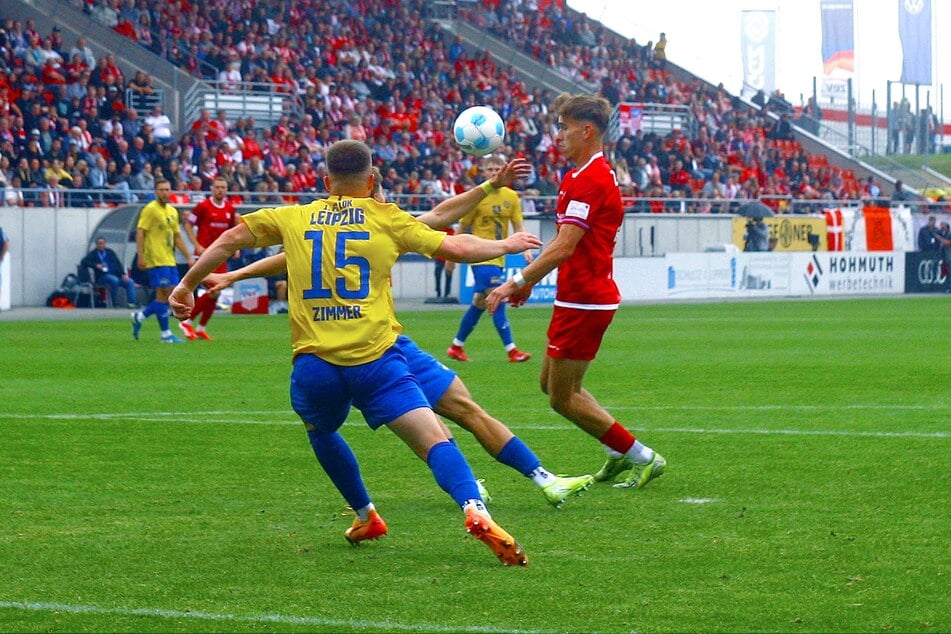 Da zog er ab und traf: Neuzugang Lennert Möbius (22, r.) schoss gegen Lok das 1:0 - das erste Saisontor der Zwickauer.