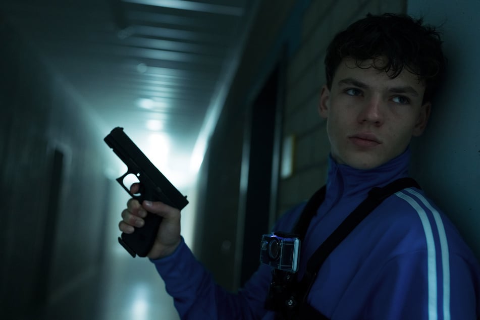 Jeremy (Mikke Rasch, 18) erschießt während des Amoklaufs mehrere Schüler und Lehrer.