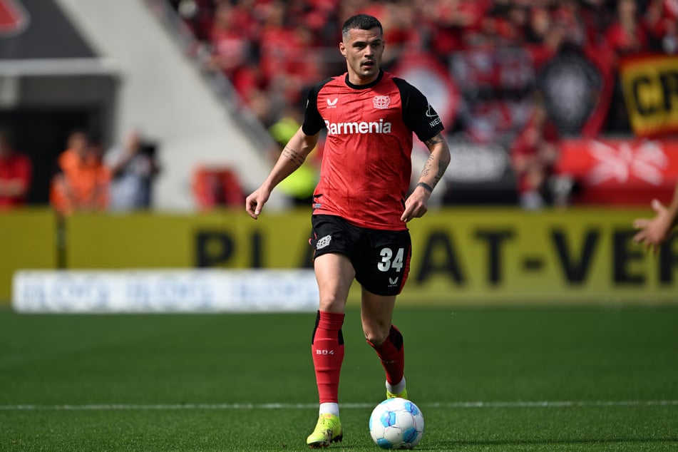 Nach zwei Jahren in Leverkusen ist Schluss, in Sunderland unterschrieb Granit Xhaka einen Dreijahresvertrag.
