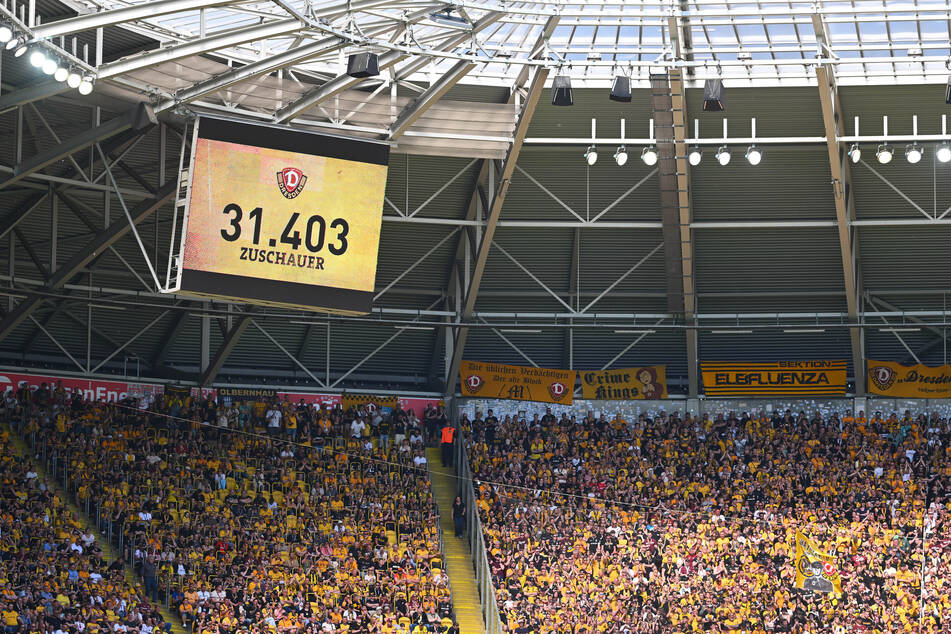 Volles Haus! Gegen Lautern waren exakt 31.403 Zuschauer im Harbig-Stadion dabei.