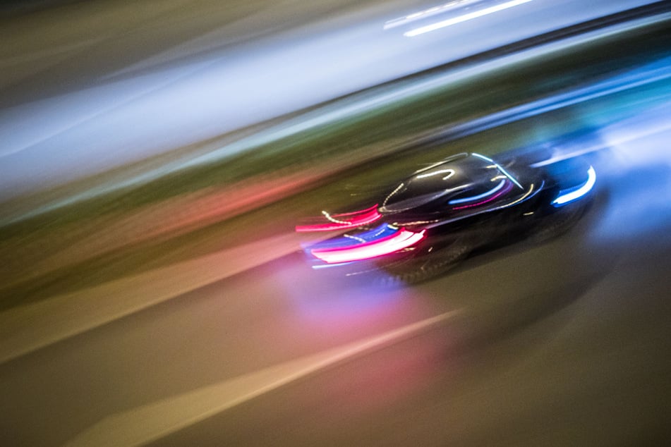 Mit 180 km/h vor Polizei geflohen: Raser wegen Mordes angeklagt