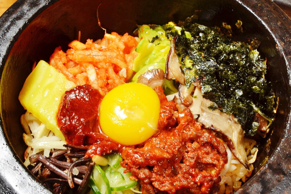 Vegetarian bibimbap is incredibly easy to make, and ridiculously delicious.