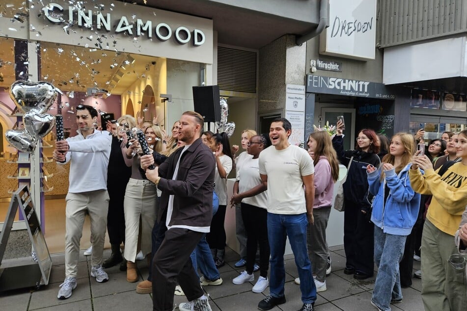 Die Eröffnung der neuen Cinnamood-Filiale wurde angemessen gefeiert.