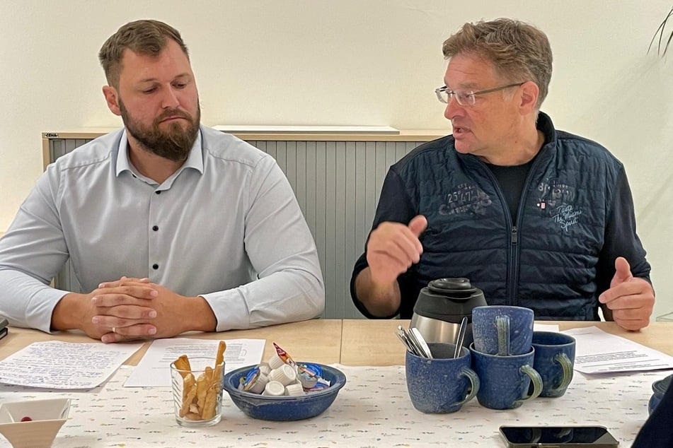 Thomas Ladzinski (AfD) und Holger Zastrow (Team Zastrow) bei der Pressekonferenz am heutigen Dienstag.