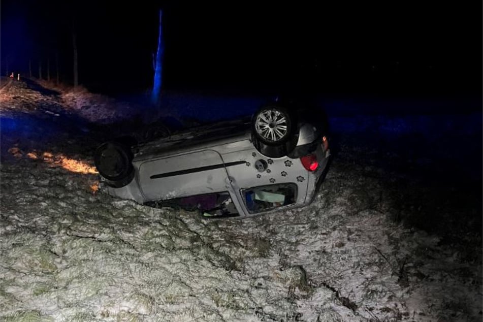 Die junge Fahrerin befreite sich selbstständig aus dem Wagen.