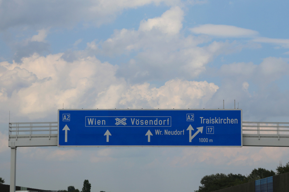 Der Unfall passierte in Österreich auf der A2 bei Vösendorf. (Symbolbild)