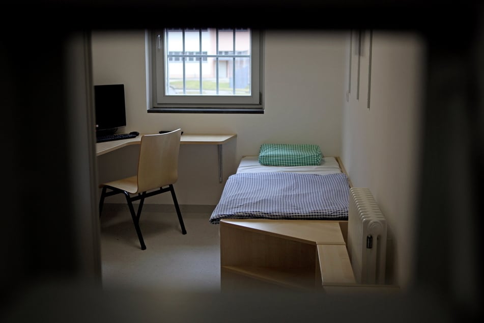 Zum "Tag der Öffentlichkeit" kann man in der JVA Waldheim einen Blick hinter die Gefängnismauern werfen und sich ansehen, wie die Häftlinge wohnen. (Archivbild)