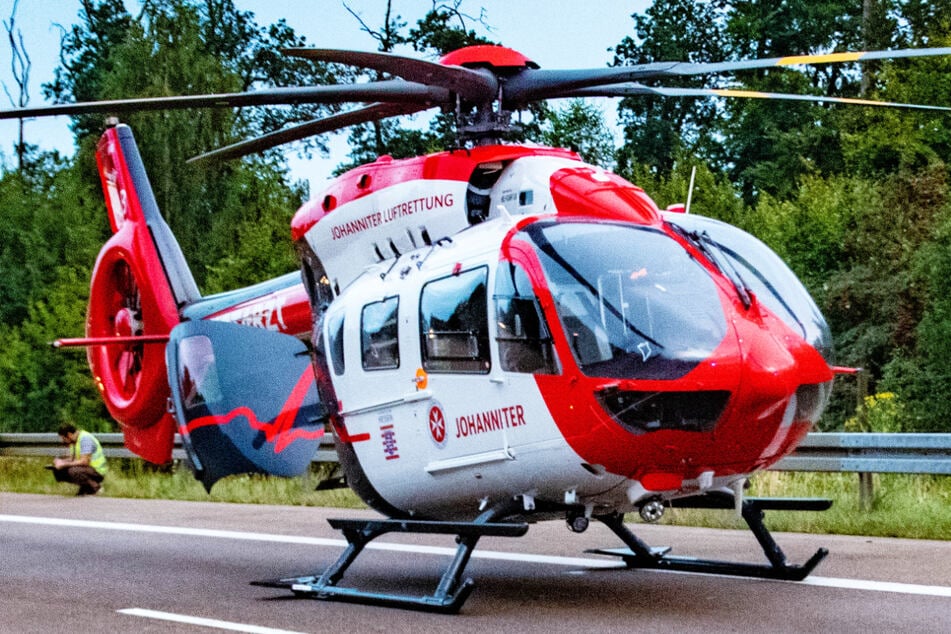 Ein Rettungshubschrauber war infolge des Unfalls auf der A5 im Einsatz. Die Autobahn wurde in Fahrtrichtung Norden vorübergehend voll gesperrt.