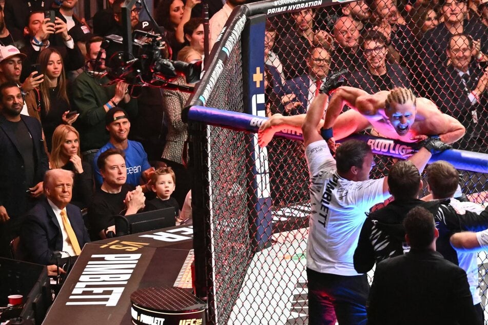 Donald Trump (79) gilt als großer MMA-Fan. Hier bei einem UFC-Event mit seinem ehemaligen Vertrauten Elon Musk. (Archivbild)