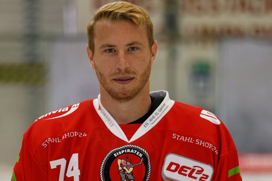 Nach seinem Sturz über die Bande gegen Kassel fällt Vinny Saponari (35) auf unbestimmte Zeit vorerst aus.