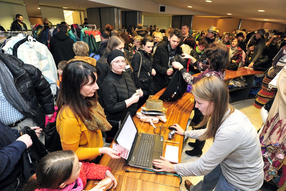 Die Theater Chemnitz rechnen, ähnlich wie hier vor zwölf Jahren, mit viel Andrang. (Archivfoto)