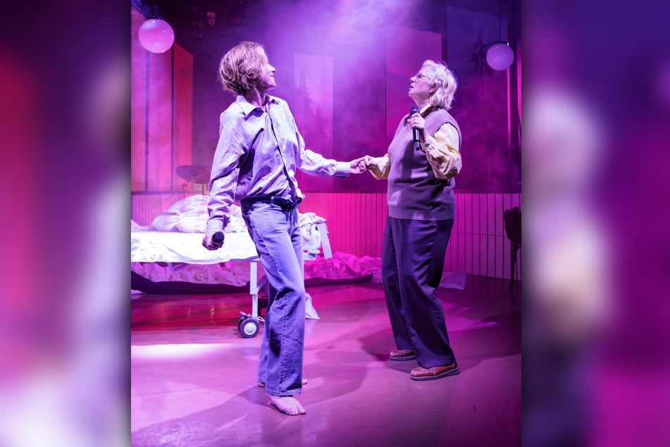 Es handelt von zwei Männern die von Feinden zu Freunden werden.