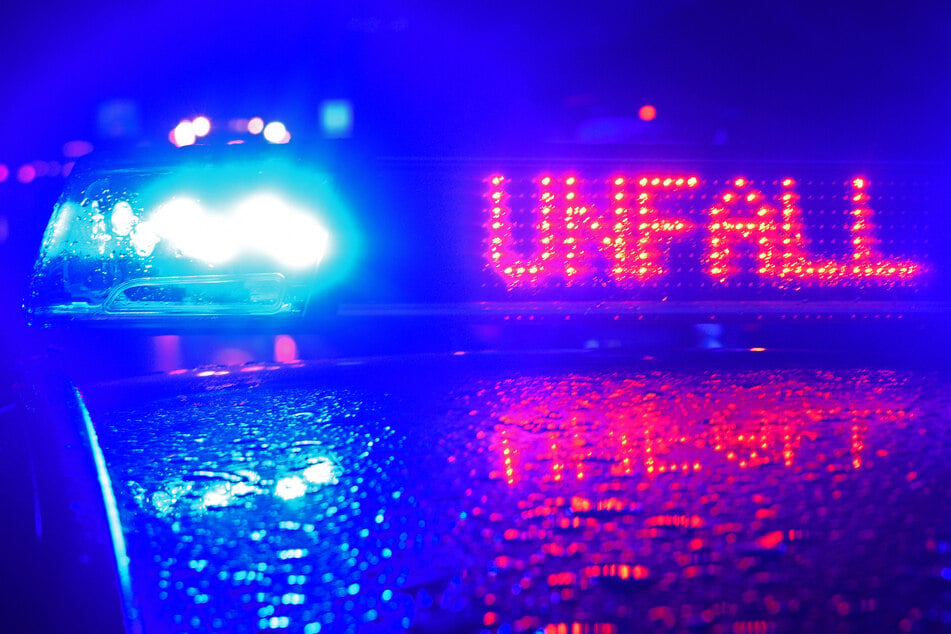 Auf der A4 in Hessen ist es zu einem folgenschweren Unfall gekommen, der entstandene Sachschaden ist enorm. (Symbolbild)
