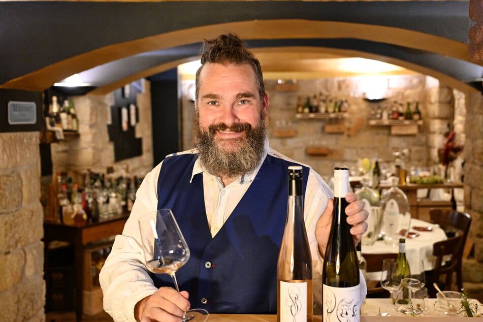 Gastgeber Frank Ollhoff zeigt im "Petit Frank" seine Weine aus dem eigenen Weinberg.
