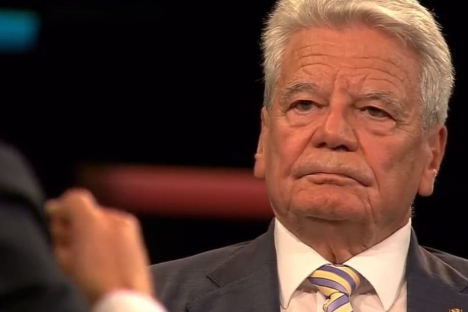 Altpräsident Gauck bei Markus Lanz: Er würde notfalls selbst zur Waffe greifen!