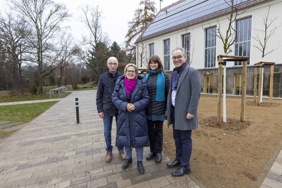 Sind zufrieden: Dr. Steffen Laub (74, v.l.), Ministerin Barbara Klepsch (60, CDU), Pfarrerin Gisela Merkel (59) und Dr. Florian Reißmann (48).
