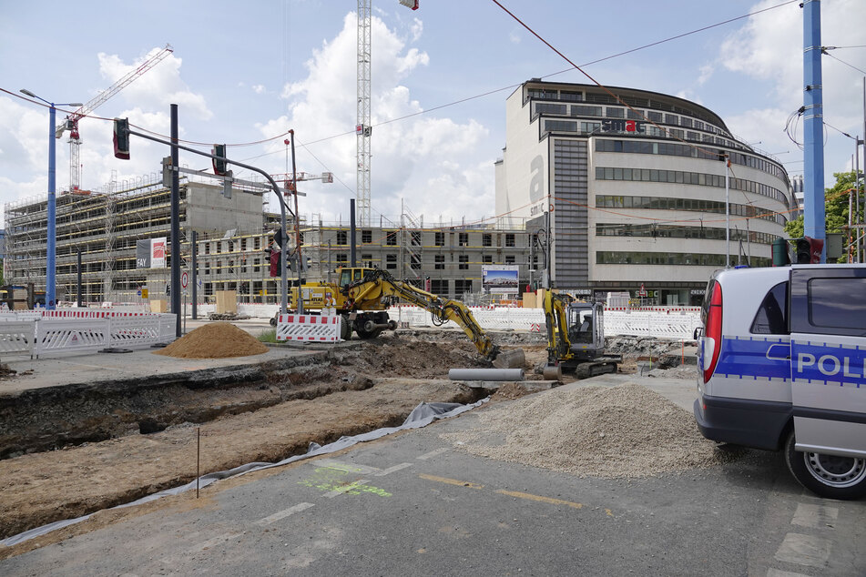 Auf einer Baustelle an der Brückenstraße wurde am Dienstag ein verdächtiger Gegenstand entdeckt.