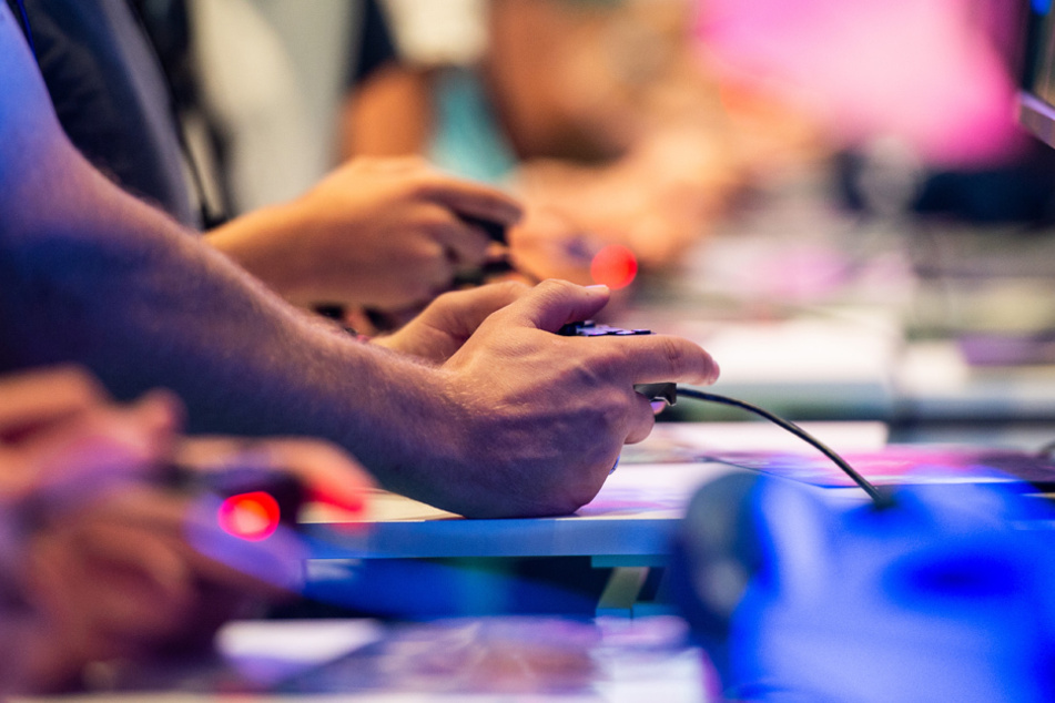 Neuheiten und Diskussionen rund um die Gaming-Branche werden auf der Gamescom den Fans präsentiert. (Symbolbild)