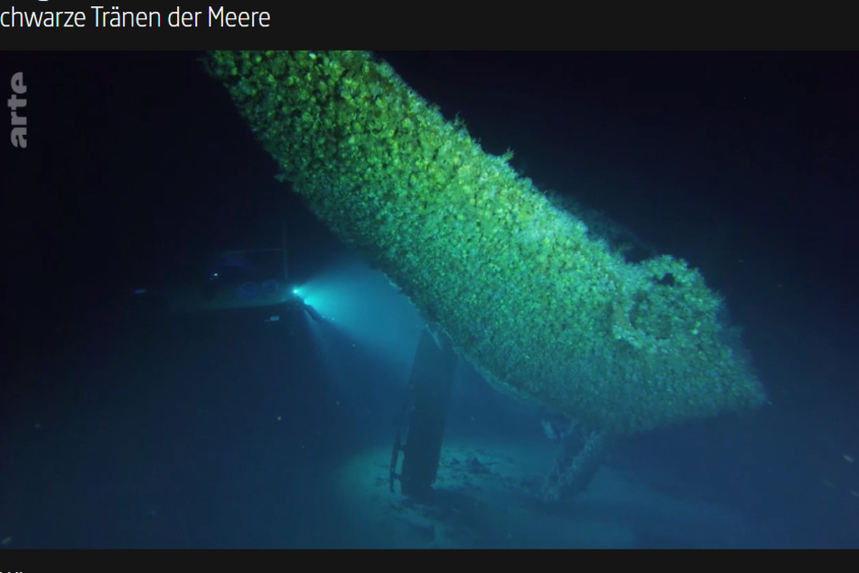 Eine bedrückende Doku bei ARTE zeigt, dass bald in allen Meeren die Ölpest durch uralte Kriegs-Wracks auftritt.
