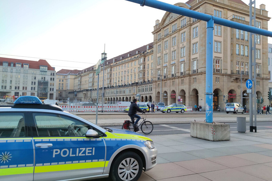 Dresden: Nach Einsatz an der Altmarkt-Galerie: Dresdner Polizei schnappt Mann mit Schreckschusswaffe!