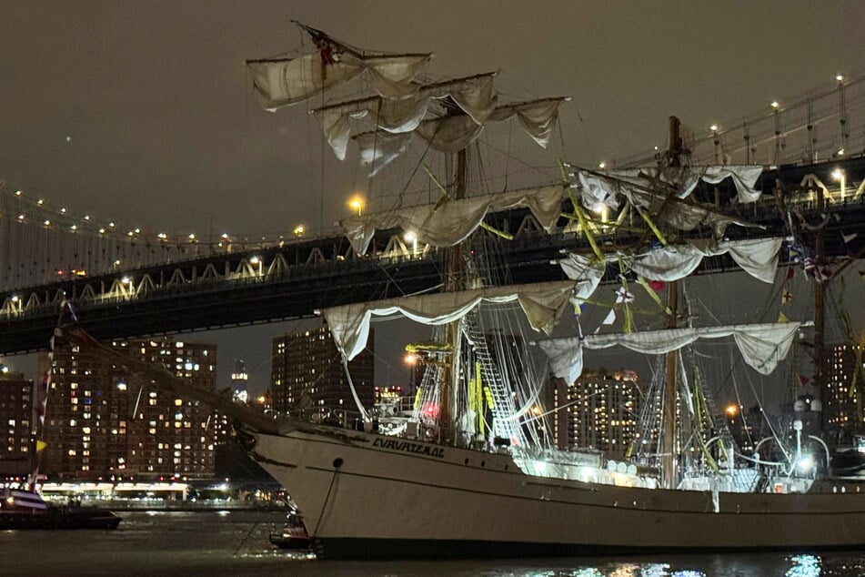 The Mexican Navy training ship snapped all three of its masts as it collided with the Brooklyn Bridge in New York City on May 17, 2025.