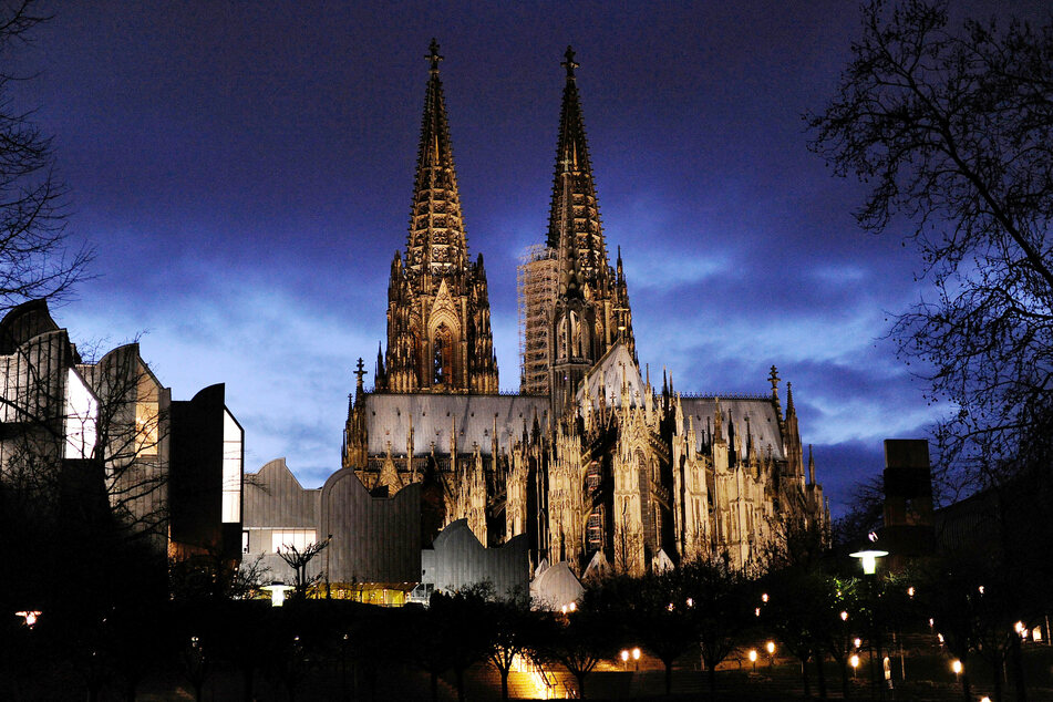 Der Kölner Dom bei Nacht.