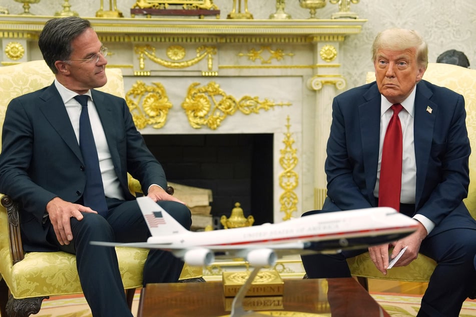 US-Präsident Donald Trump (79) sitzt im Weißen Haus mit Nato-Generalsekretär Mark Rutte (58).