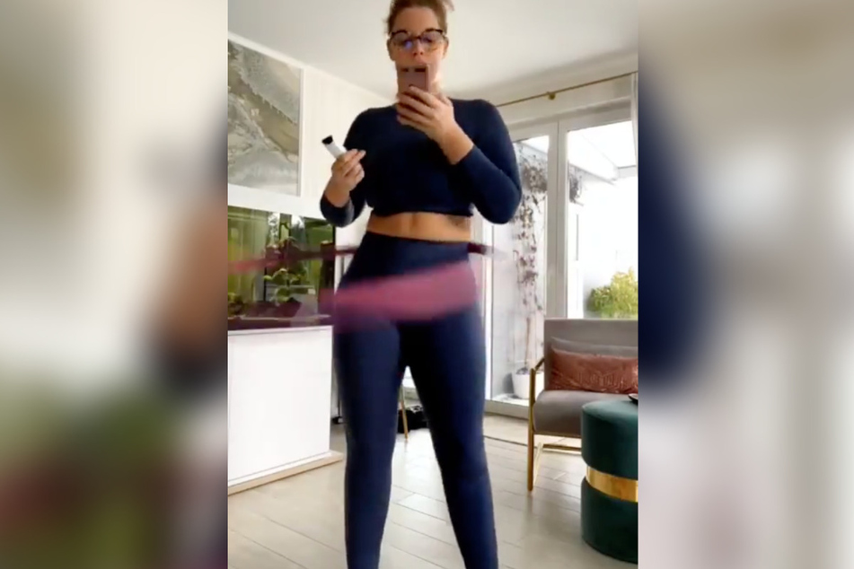 Auf Instagram lässt Angelina Kirsch (32) die Hüften kreisen.